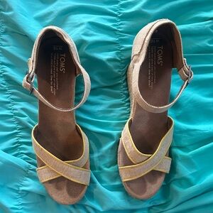 TOMS Women's Tan and Yellow Wedges Size 10